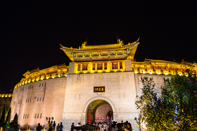 Lijing gate is the fortified entrance to the old city of Luoyang, henan, China